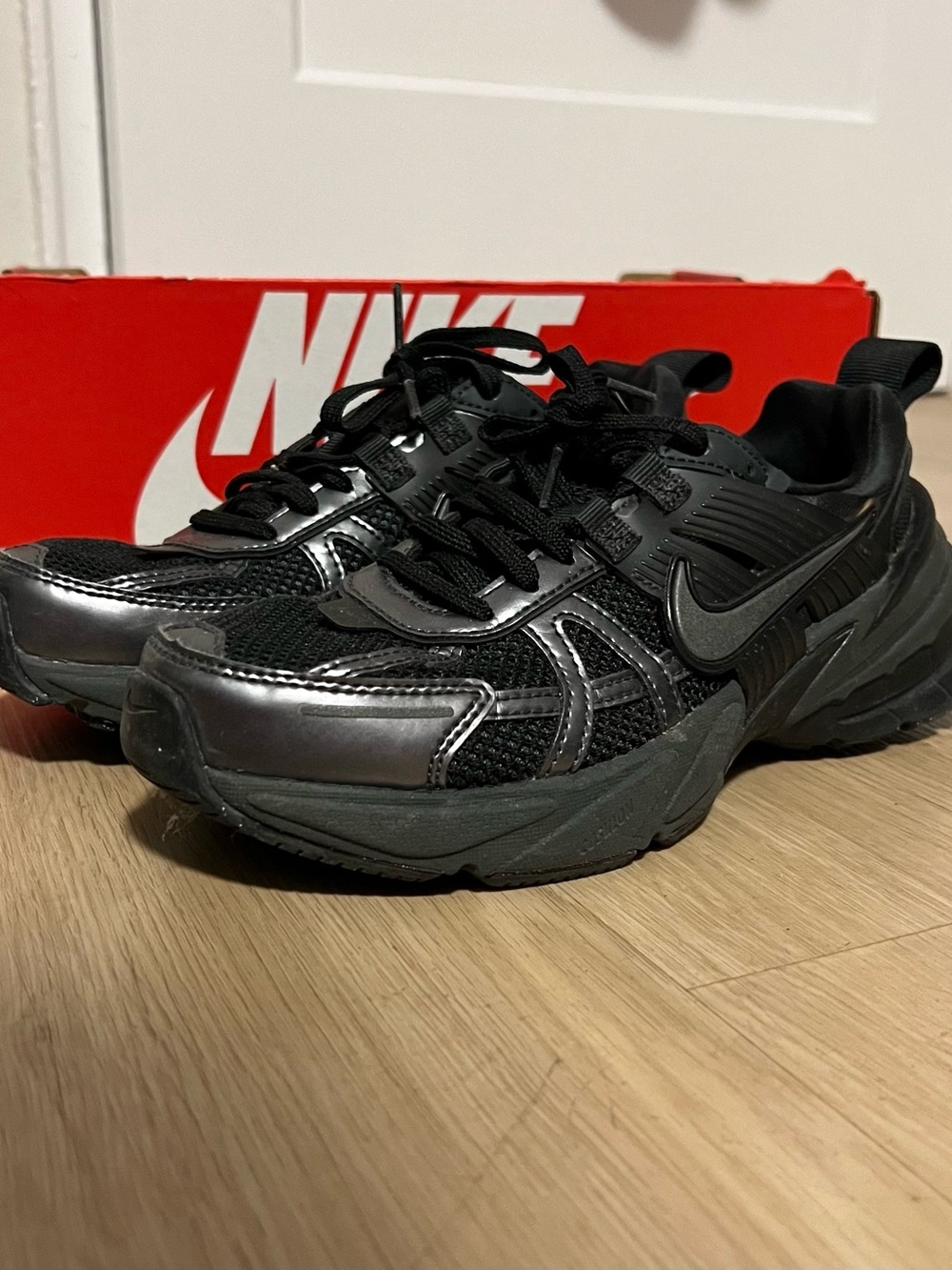 Nike Men's V2K Nike Shoes